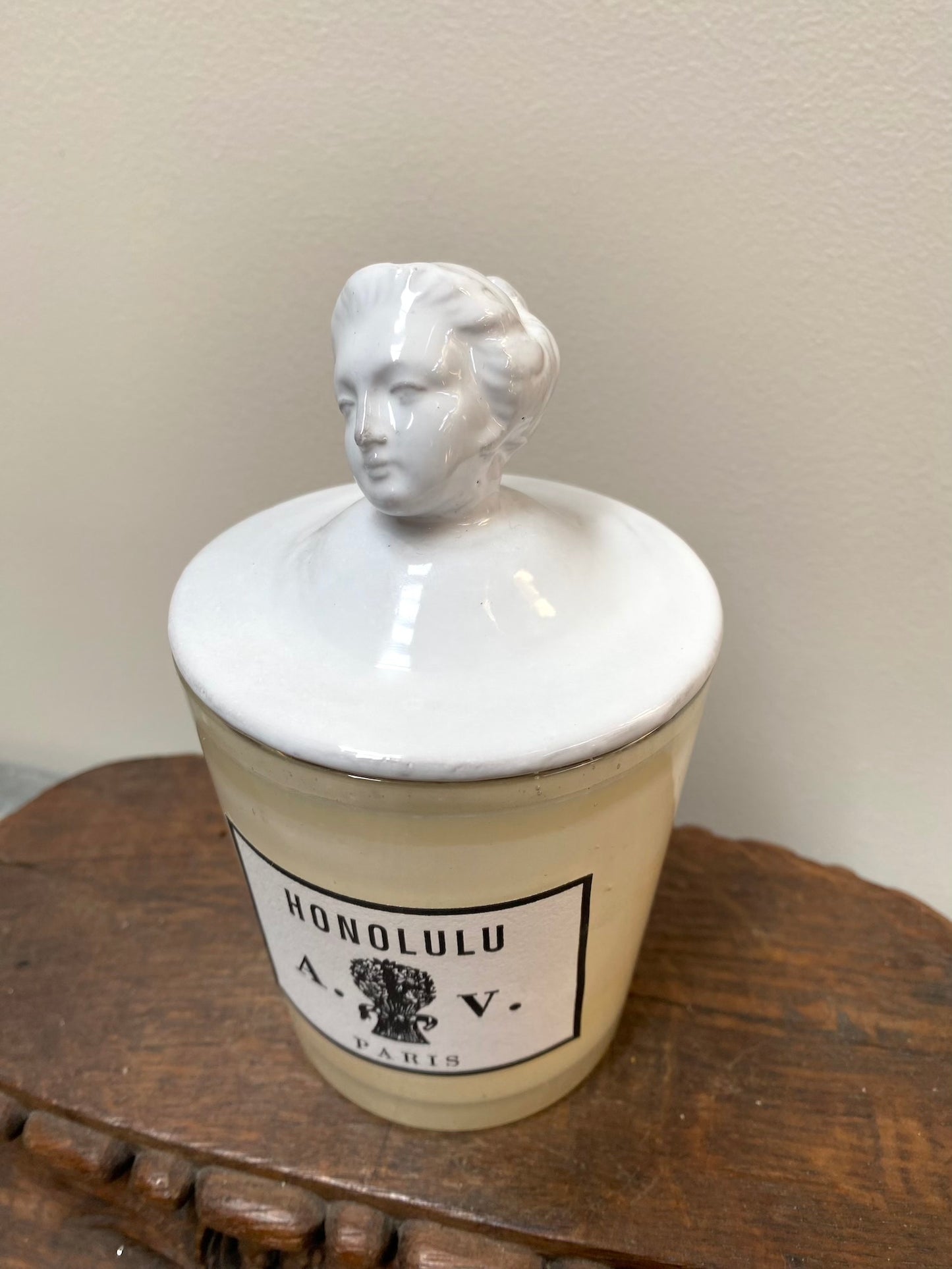 Astier de Villatte Marie Antoinette Candle Lid for Glass Candles