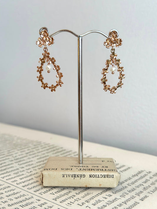 Italian Daisy Chain Teardrop Earrings With Small Pearl