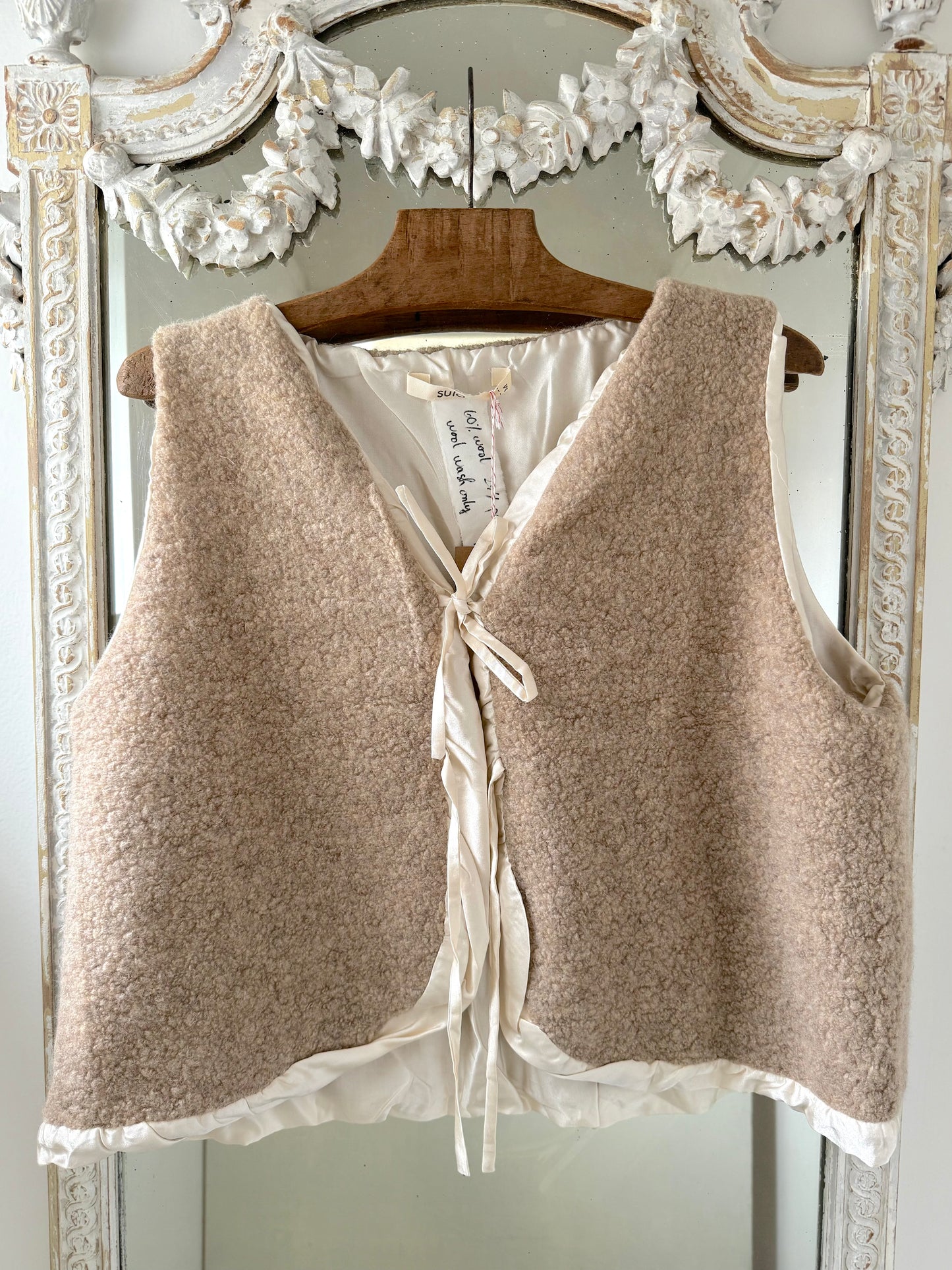 Sula Fluffy Vest With Silk Lining and Ties - Beige