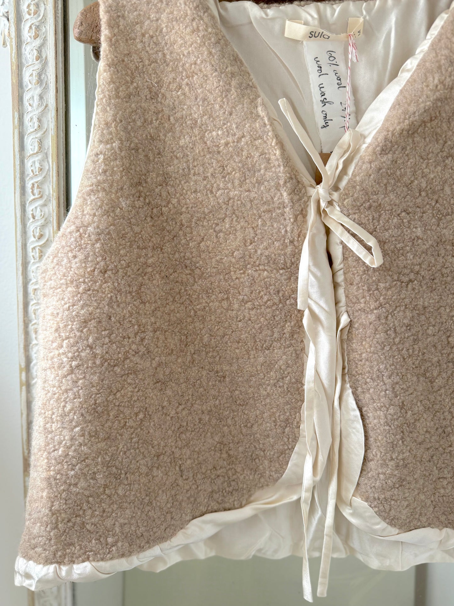 Sula Fluffy Vest With Silk Lining and Ties - Beige