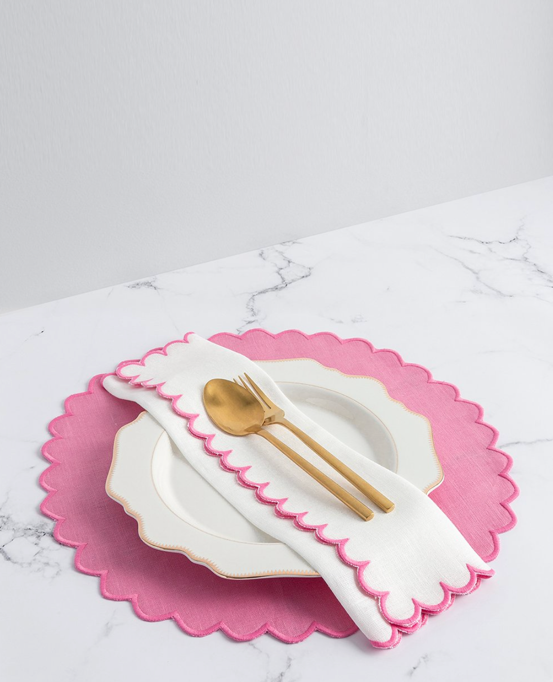 Matouk Scallop Edge Pink & Azalea Napkin