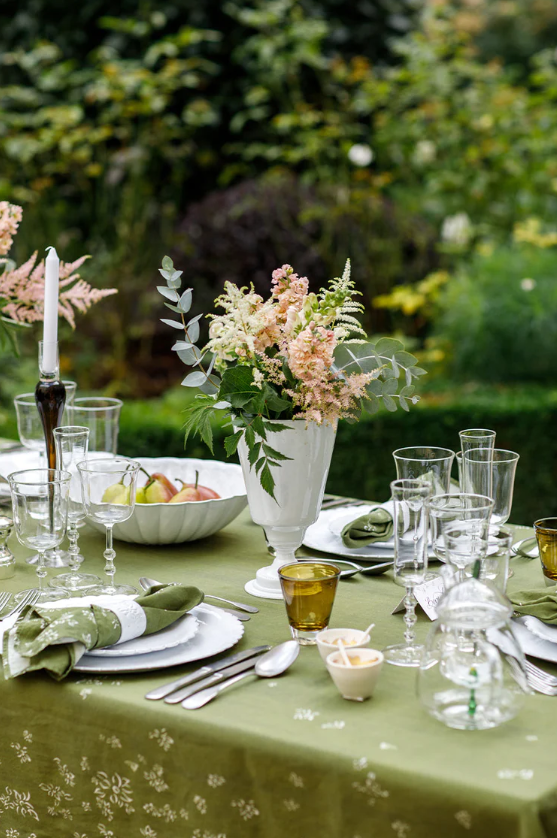 Summerill & Bishop 'Avocado S&Bee' Linen Tablecloth