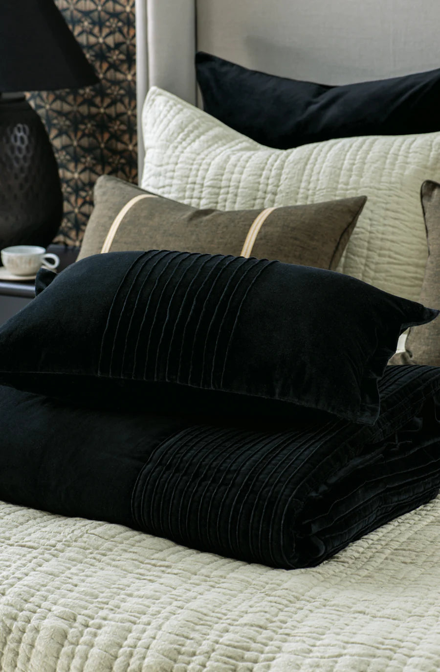 Bianca Lorenne 'Piega Black' Velvet Comforter