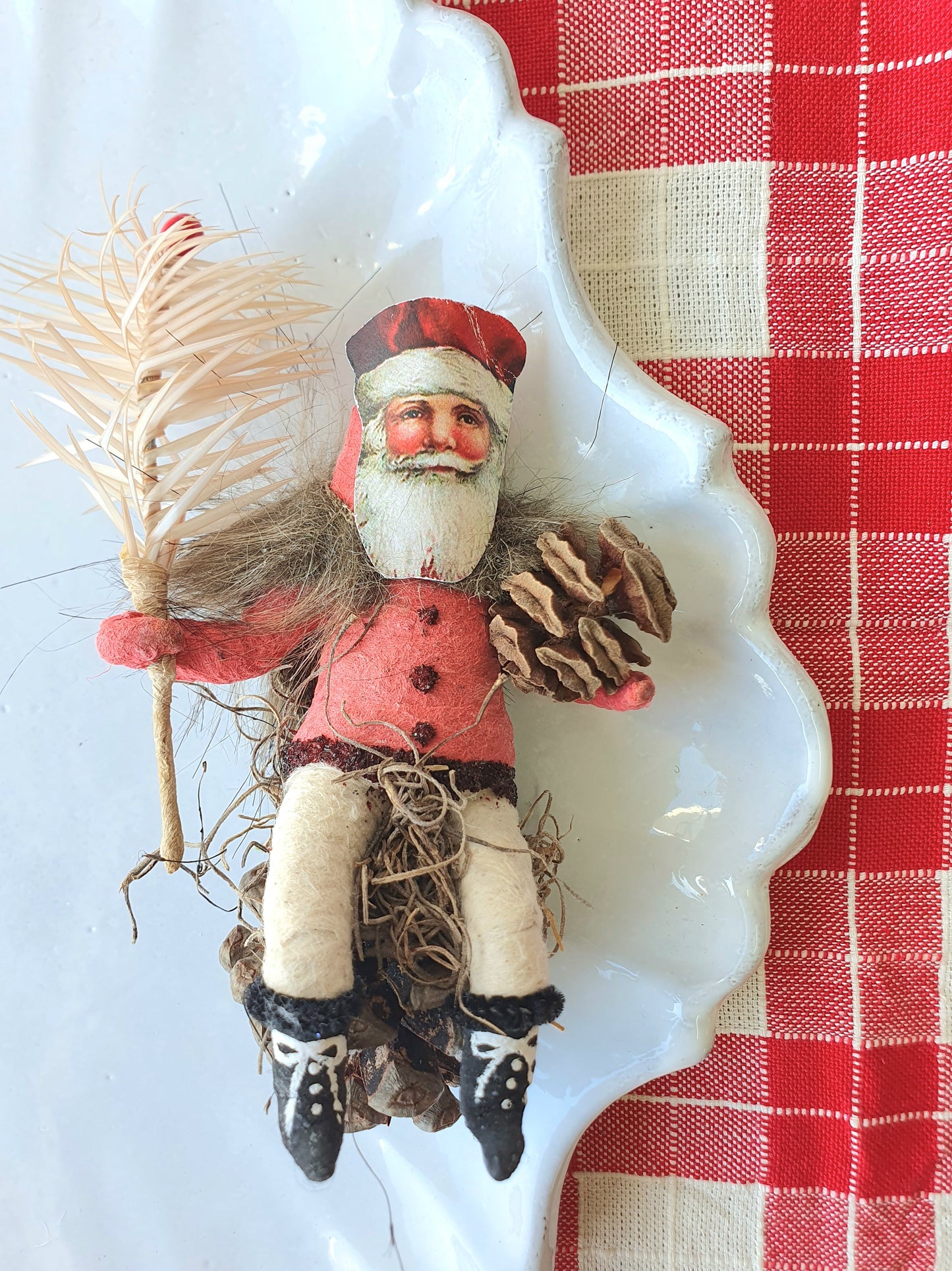 Vintage by Crystal Handspun Cotton Nostalgic Hanging Santas