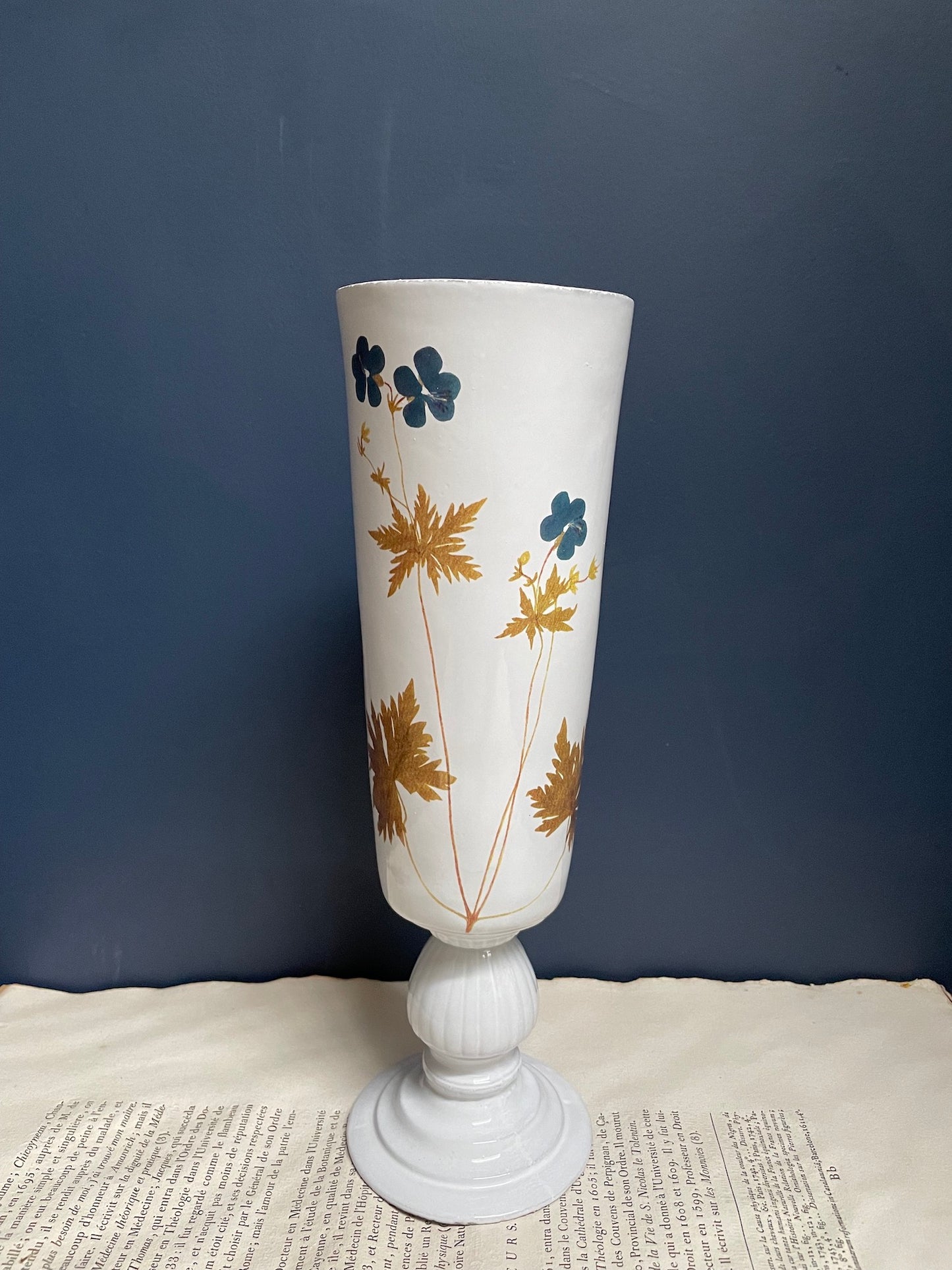 Astier de Villatte John Derian Bleu Geranium Vase