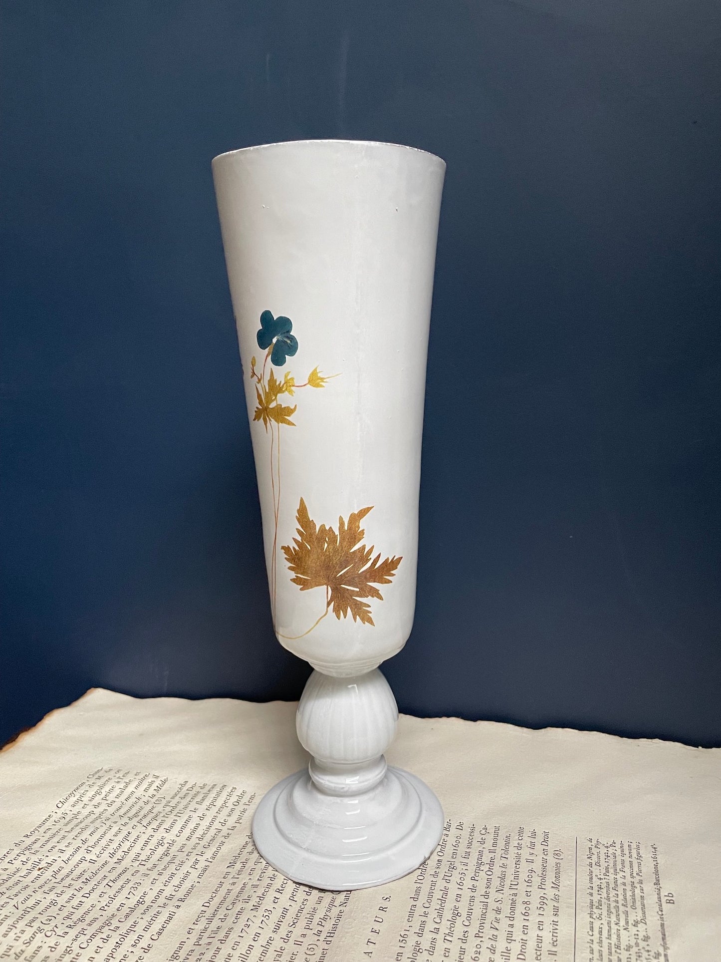 Astier de Villatte John Derian Bleu Geranium Vase