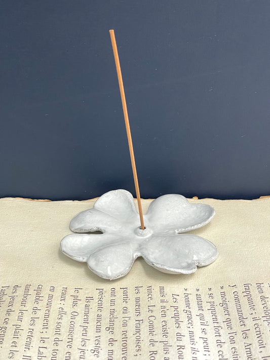 Astier de Villatte Large Chance Clover Incense Holder