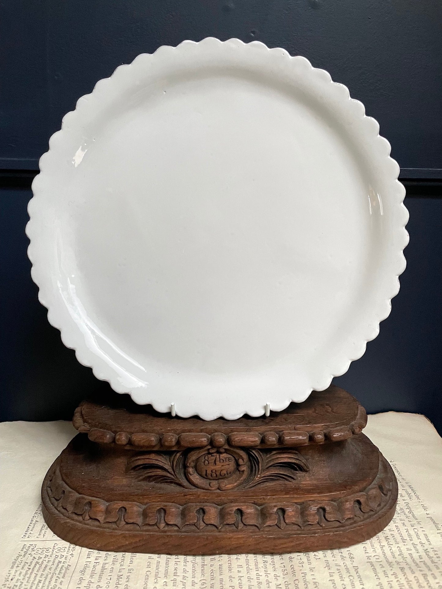 Astier de Villatte Large Daisy Plate