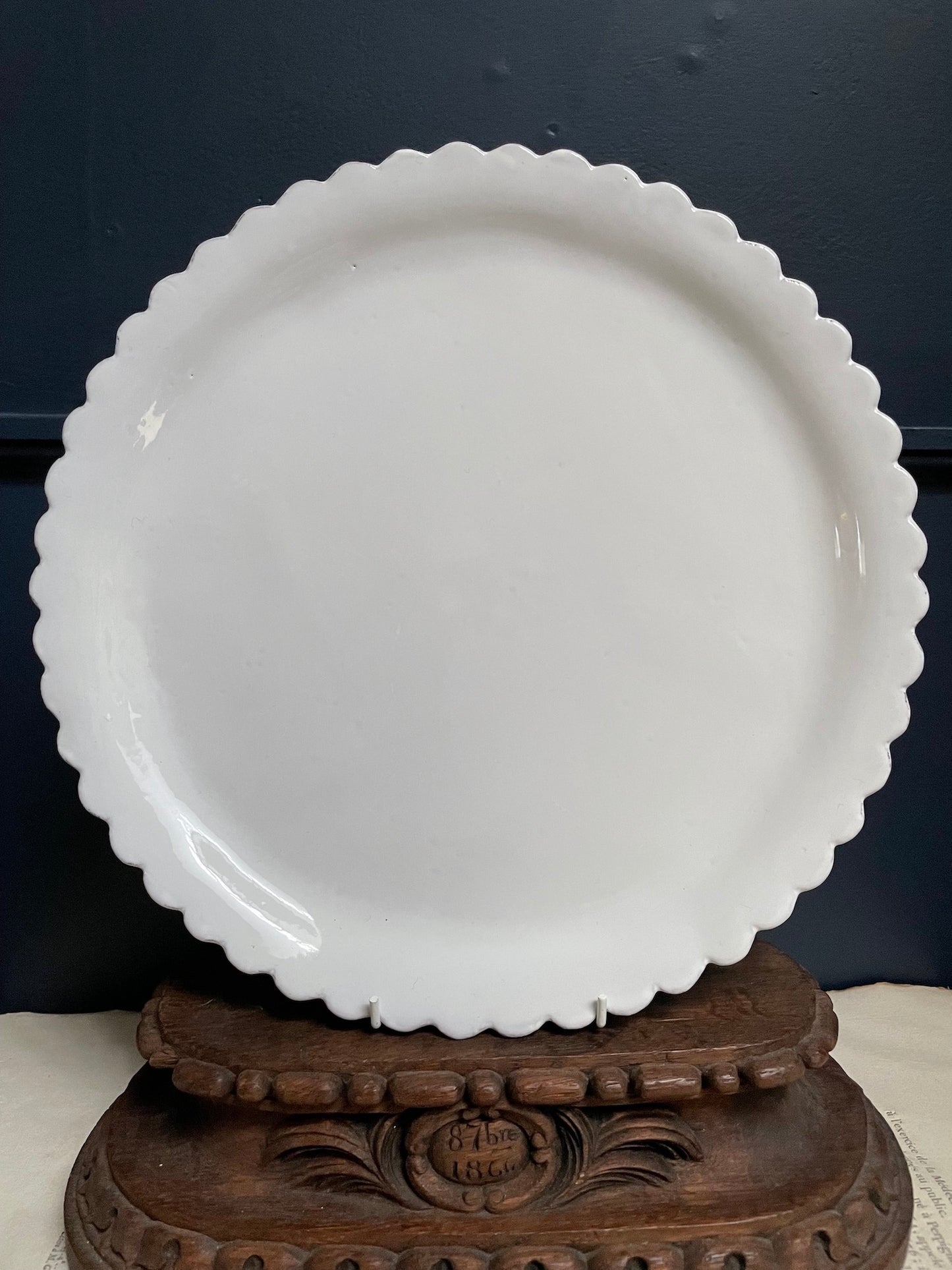 Astier de Villatte Large Daisy Plate