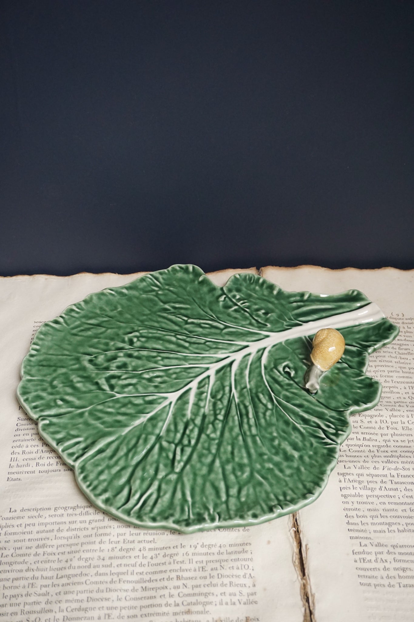 Bordallo Pinheiro Large Flat Cabbage Leaf Platter with Snail