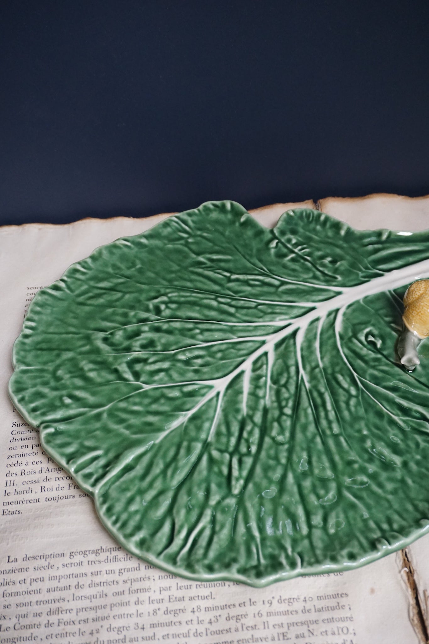 Bordallo Pinheiro Large Flat Cabbage Leaf Platter with Snail