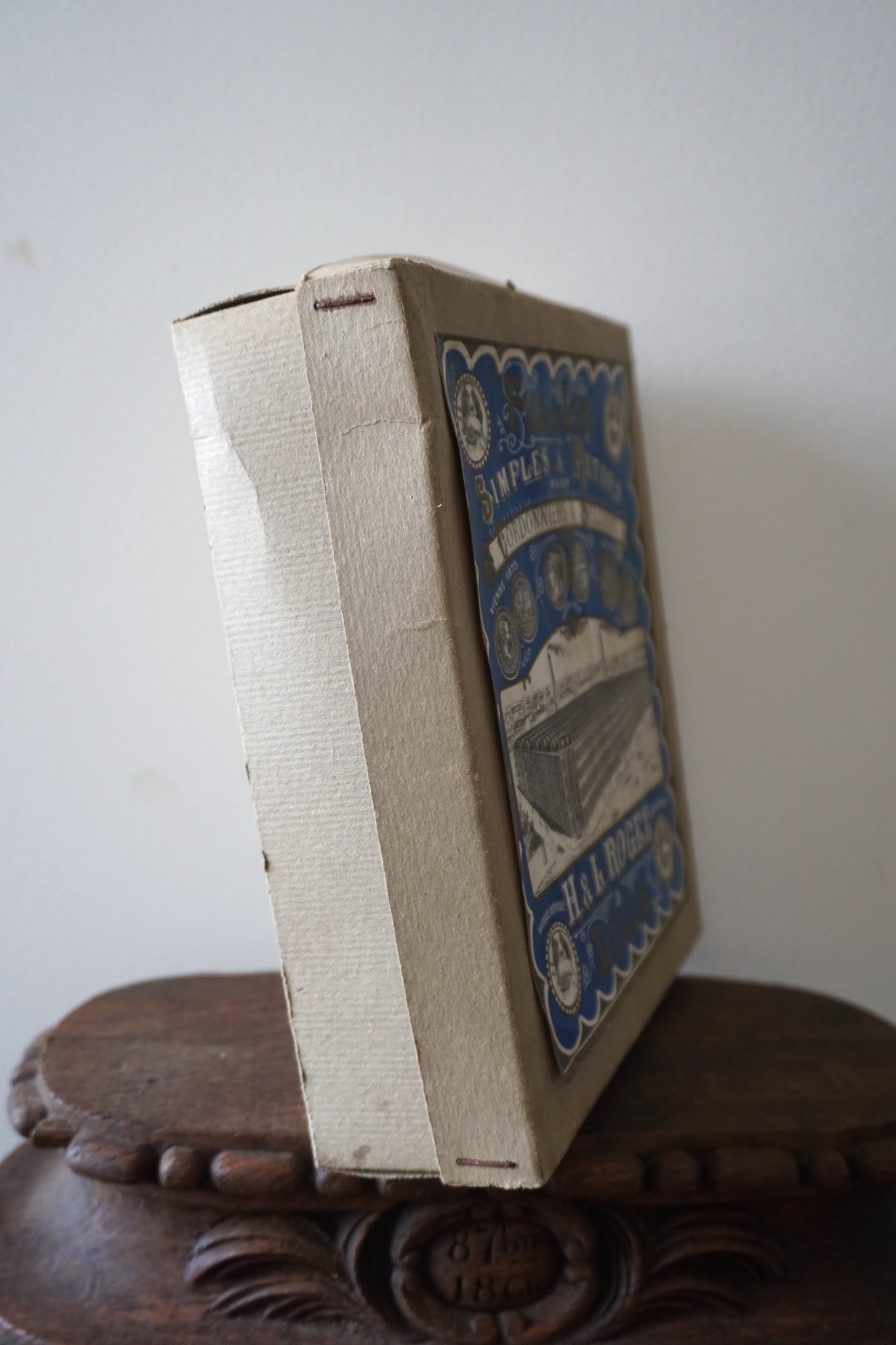 Antique French 'Files de Lin' Cardboard Box