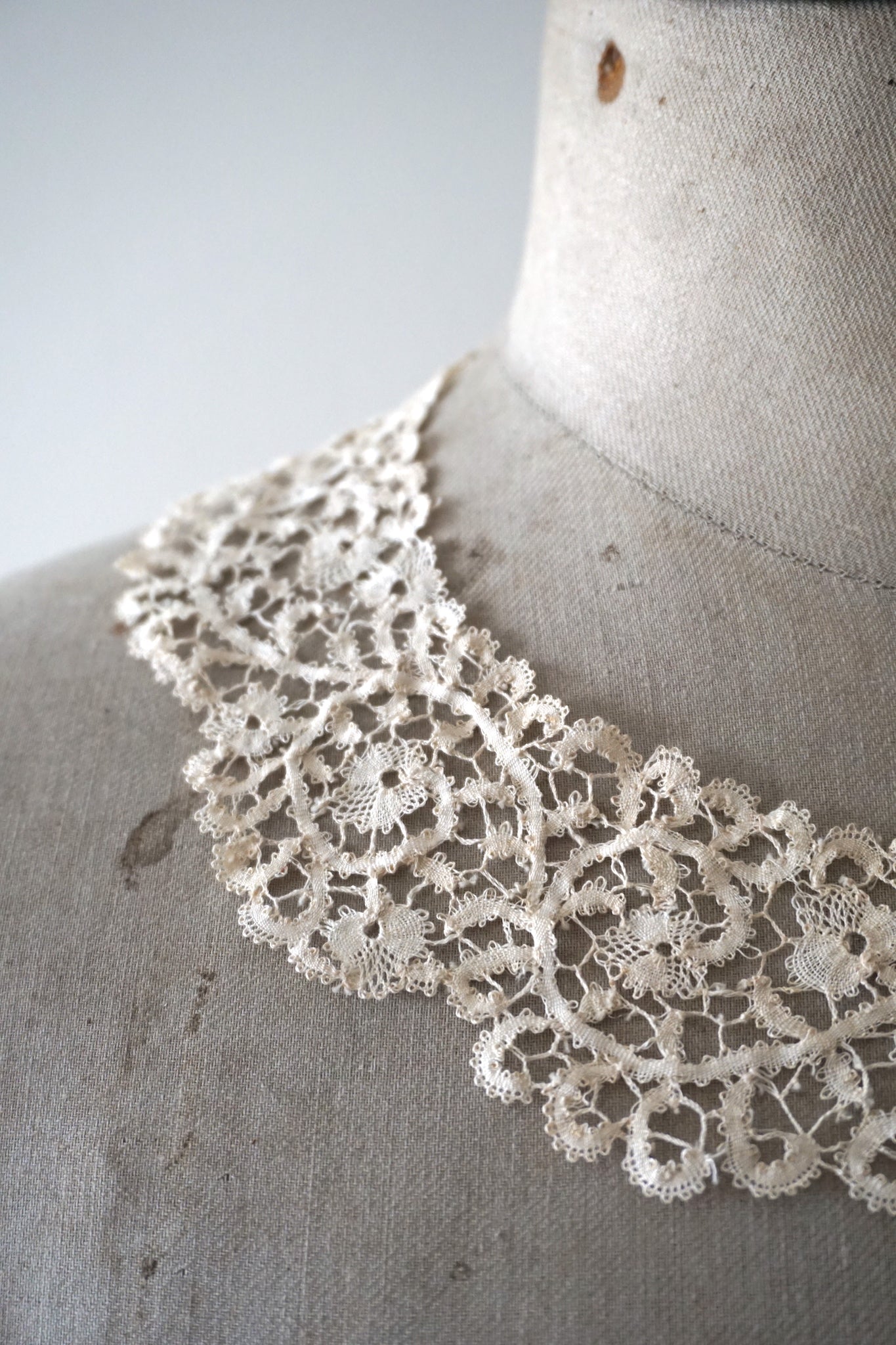 Antique Belgian Bobbin Lace Collar