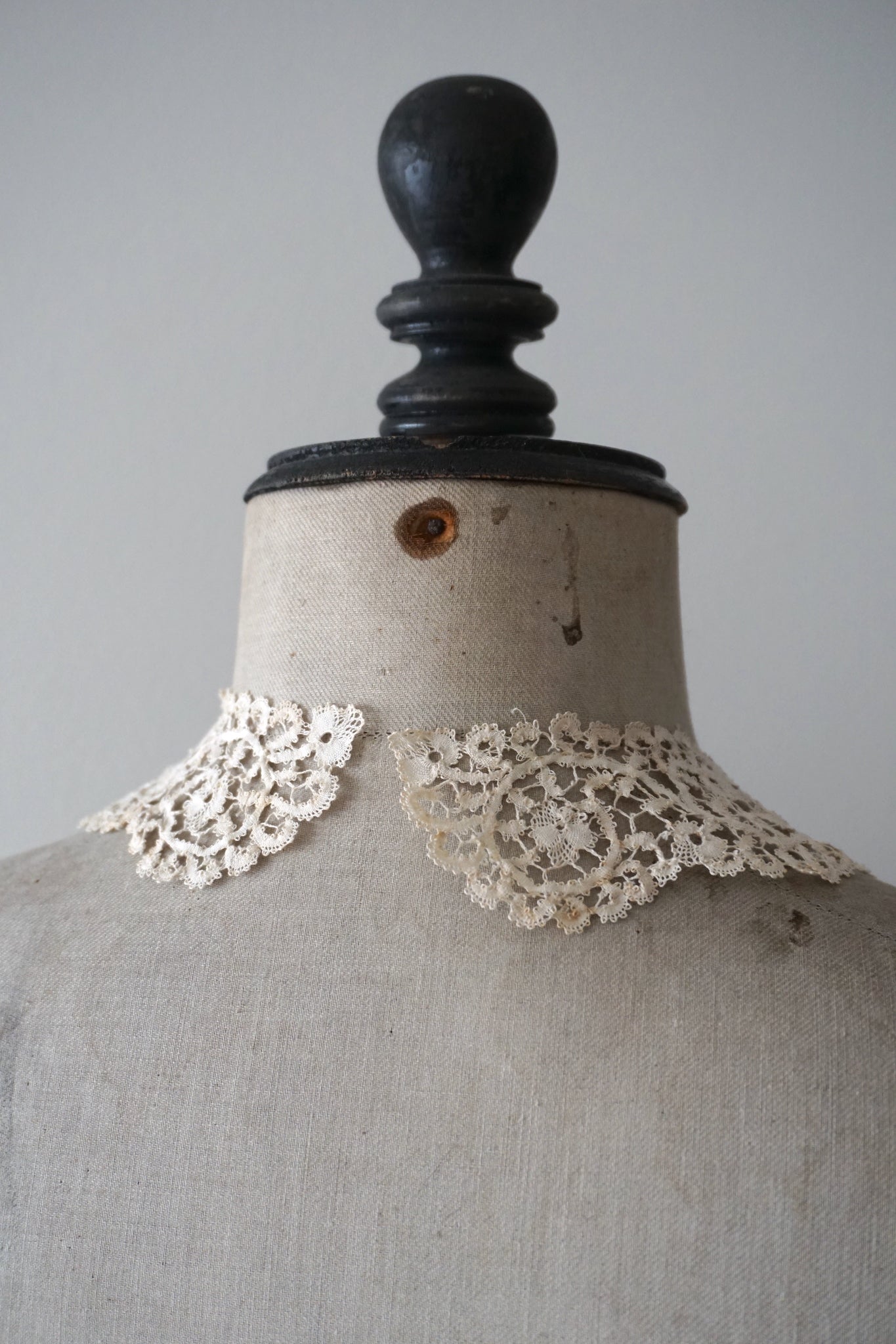 Antique Belgian Bobbin Lace Collar