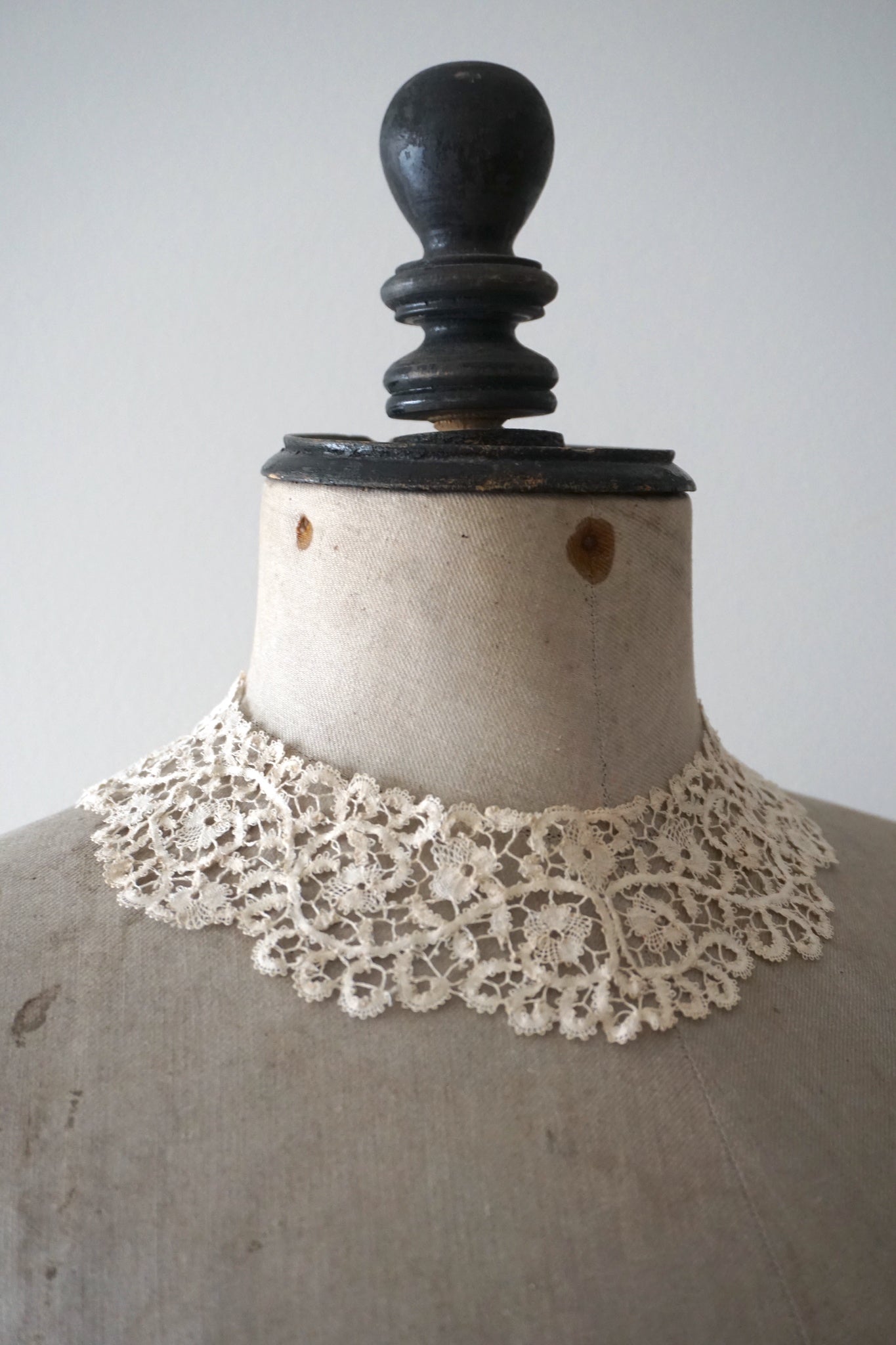 Antique Belgian Bobbin Lace Collar