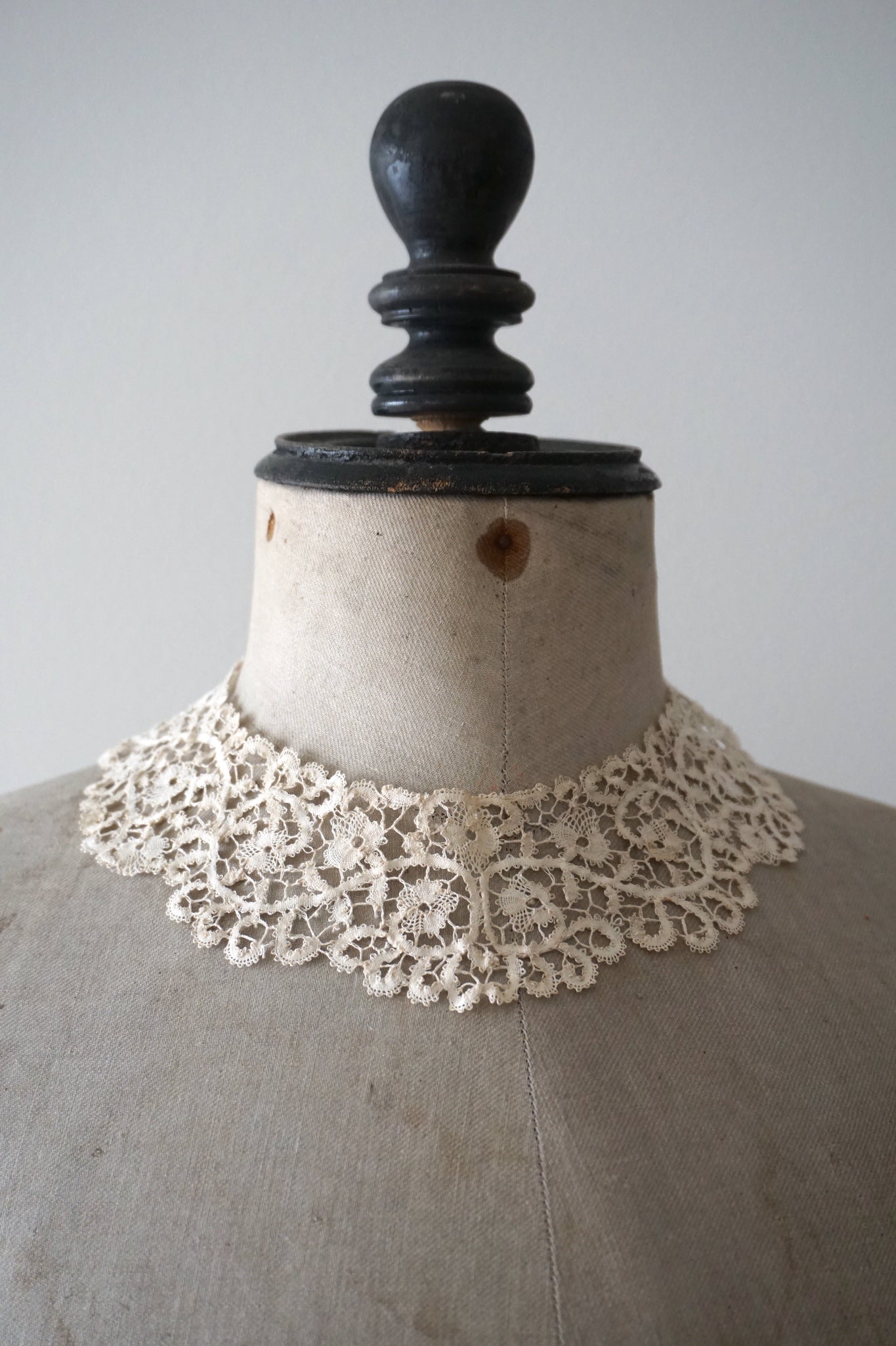 Antique Belgian Bobbin Lace Collar