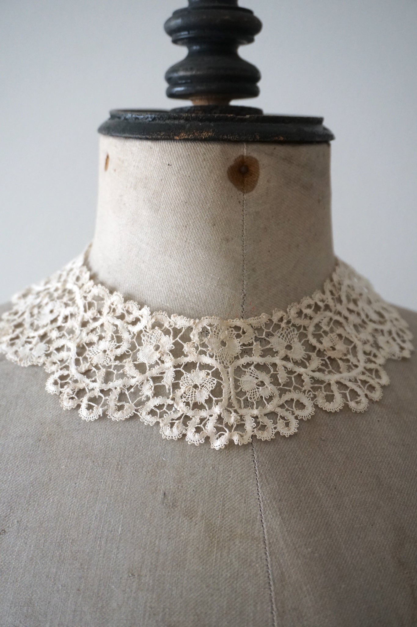 Antique Belgian Bobbin Lace Collar