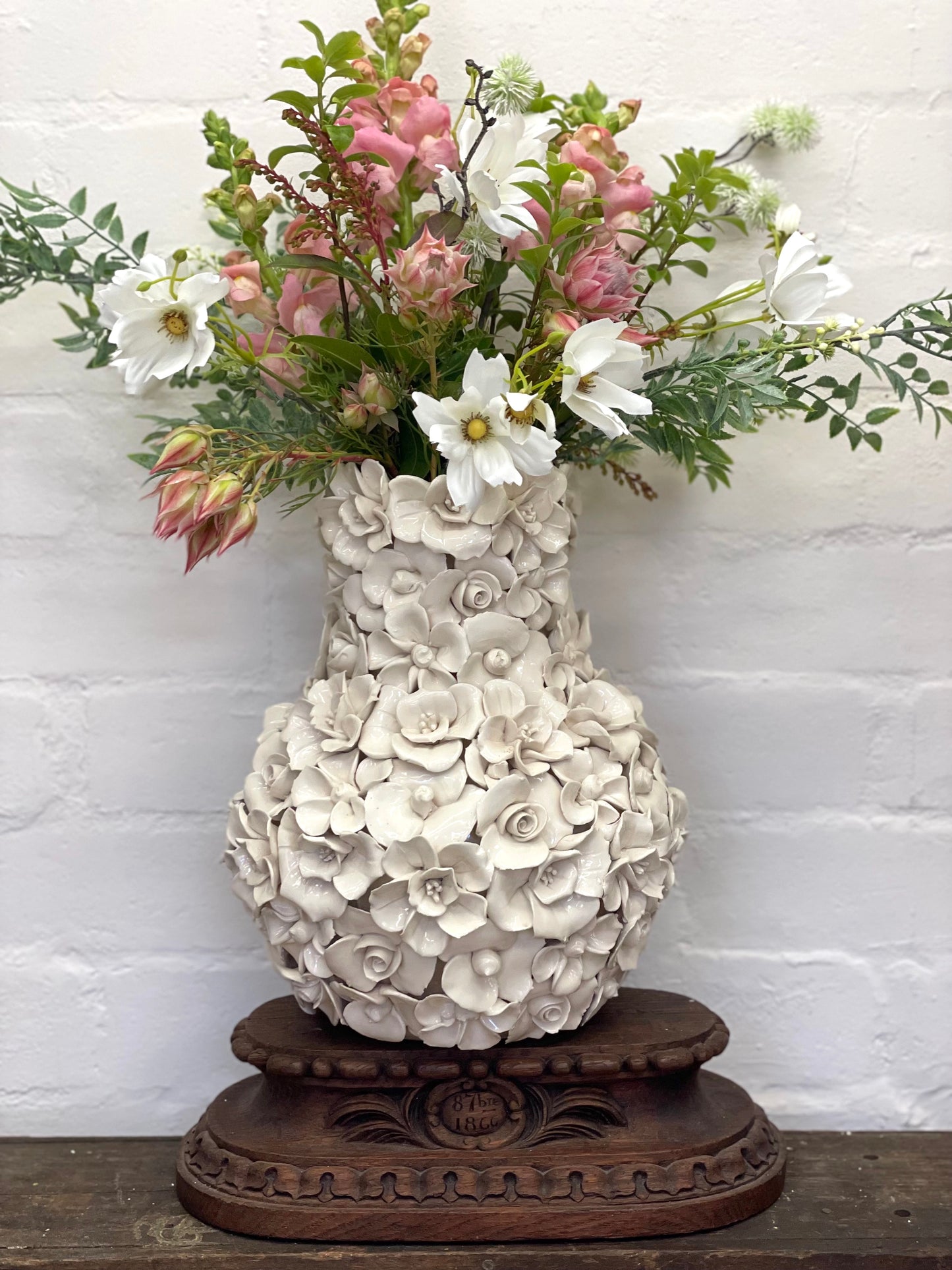 European Ceramic Ivory Flowers Vase