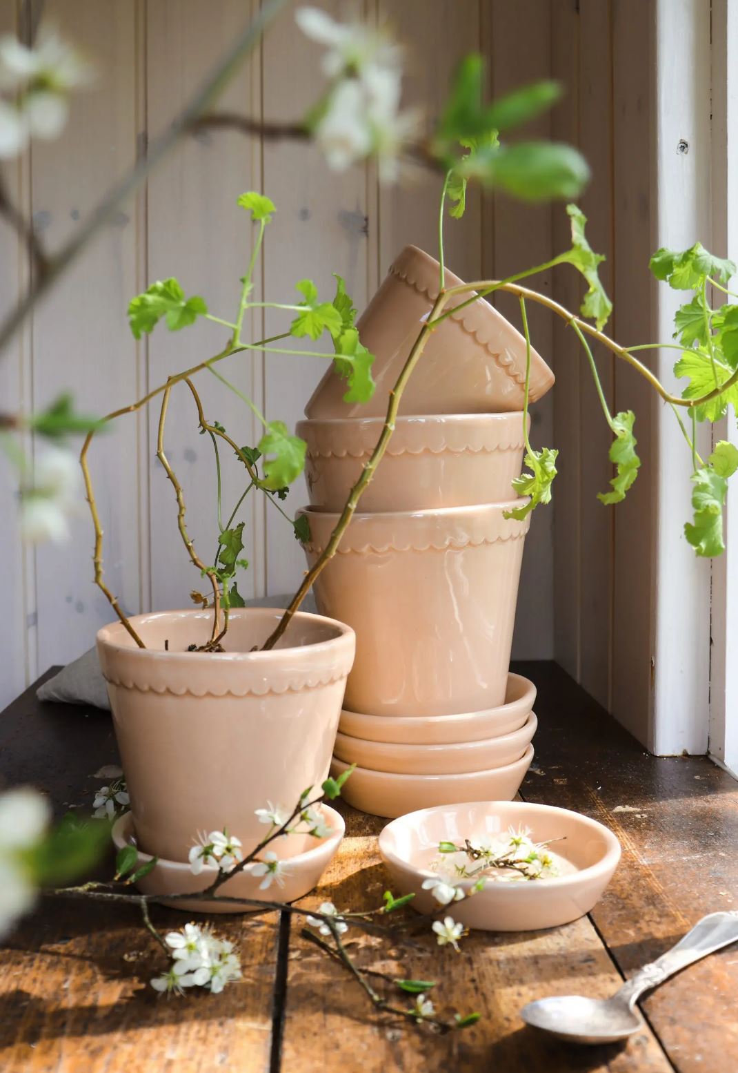 Bergs Potter 'Helena' Pot - Rose Quartz Glaze