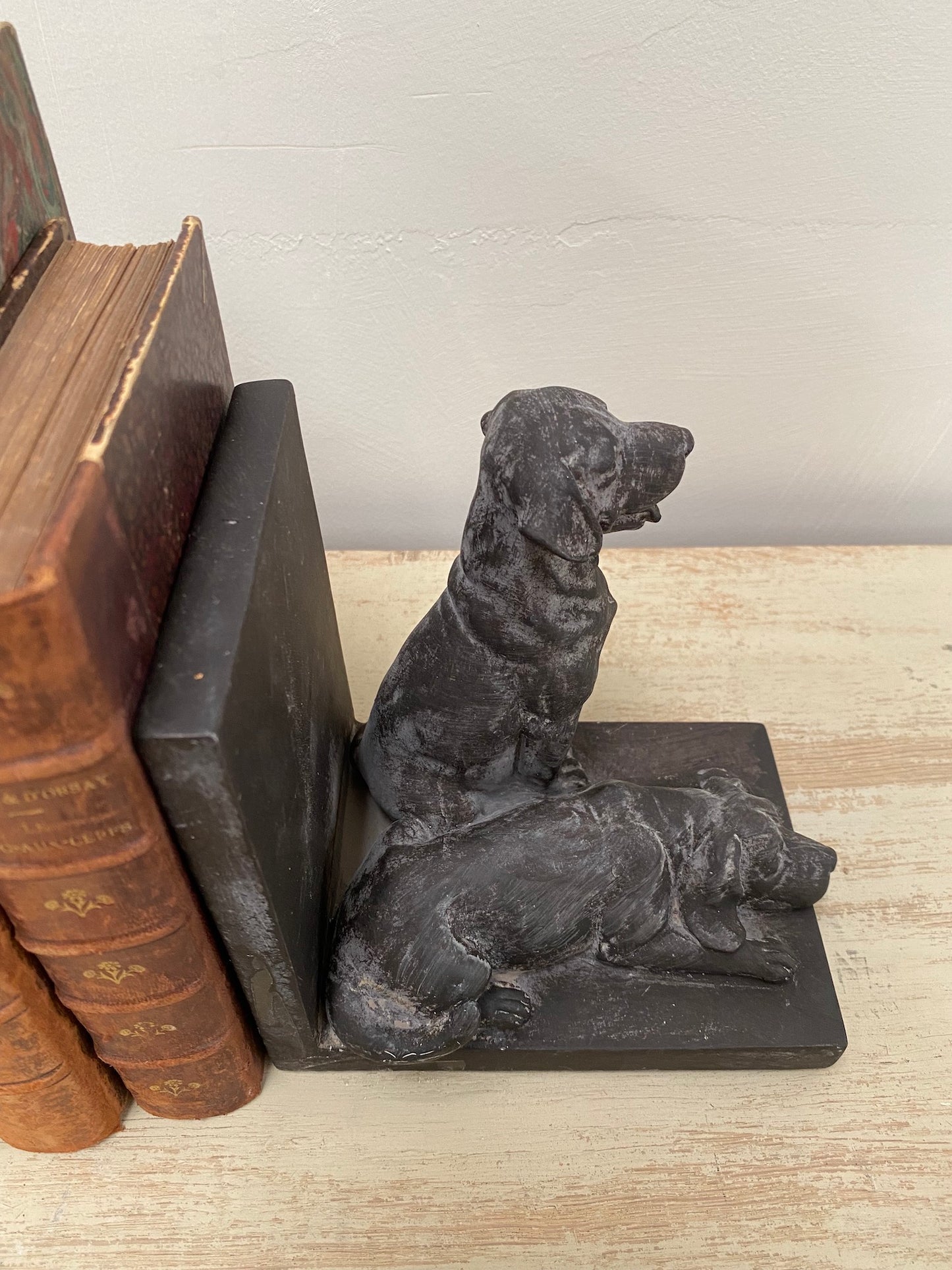 Friendly Dog Bookends