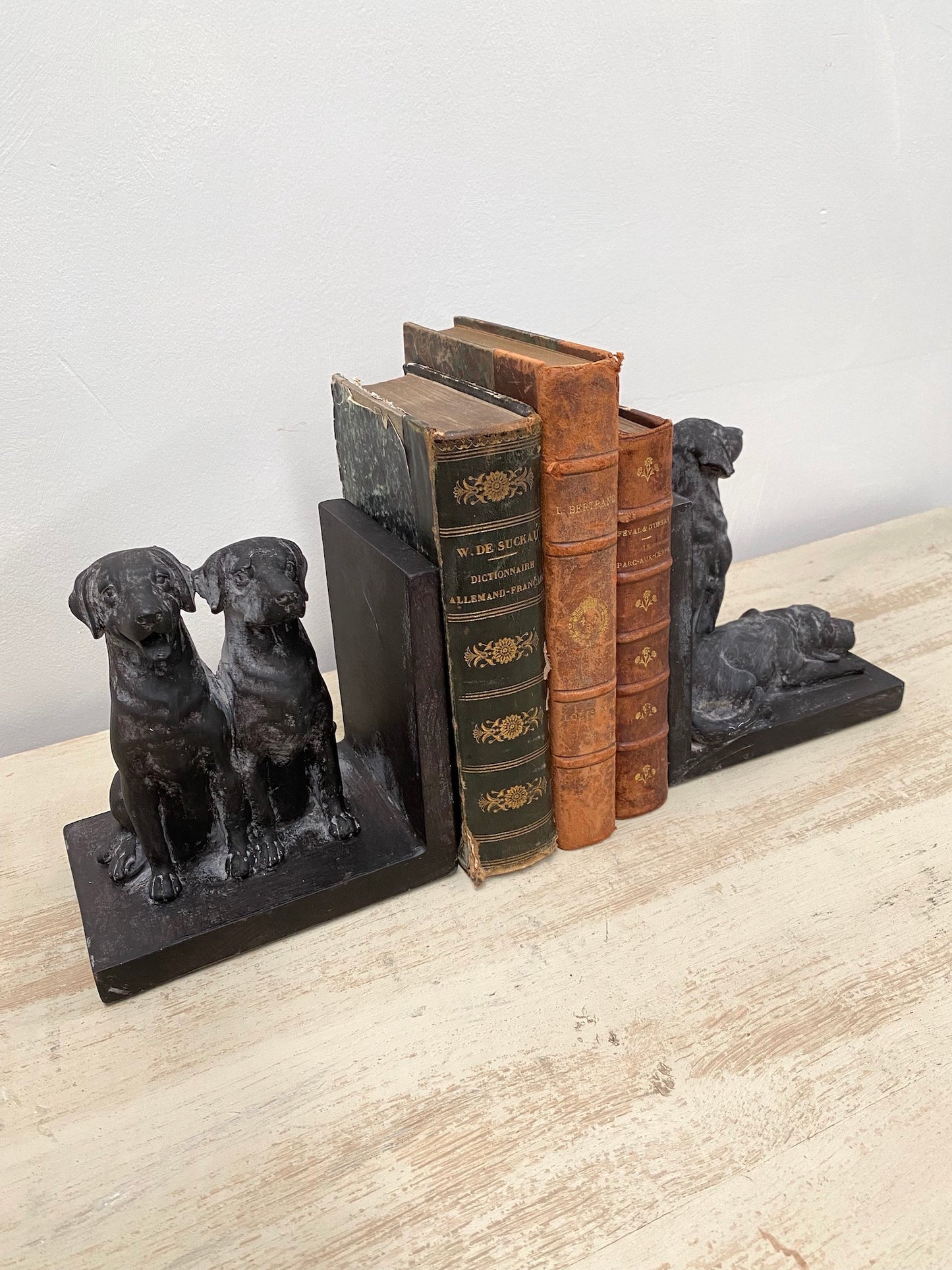 Friendly Dog Bookends